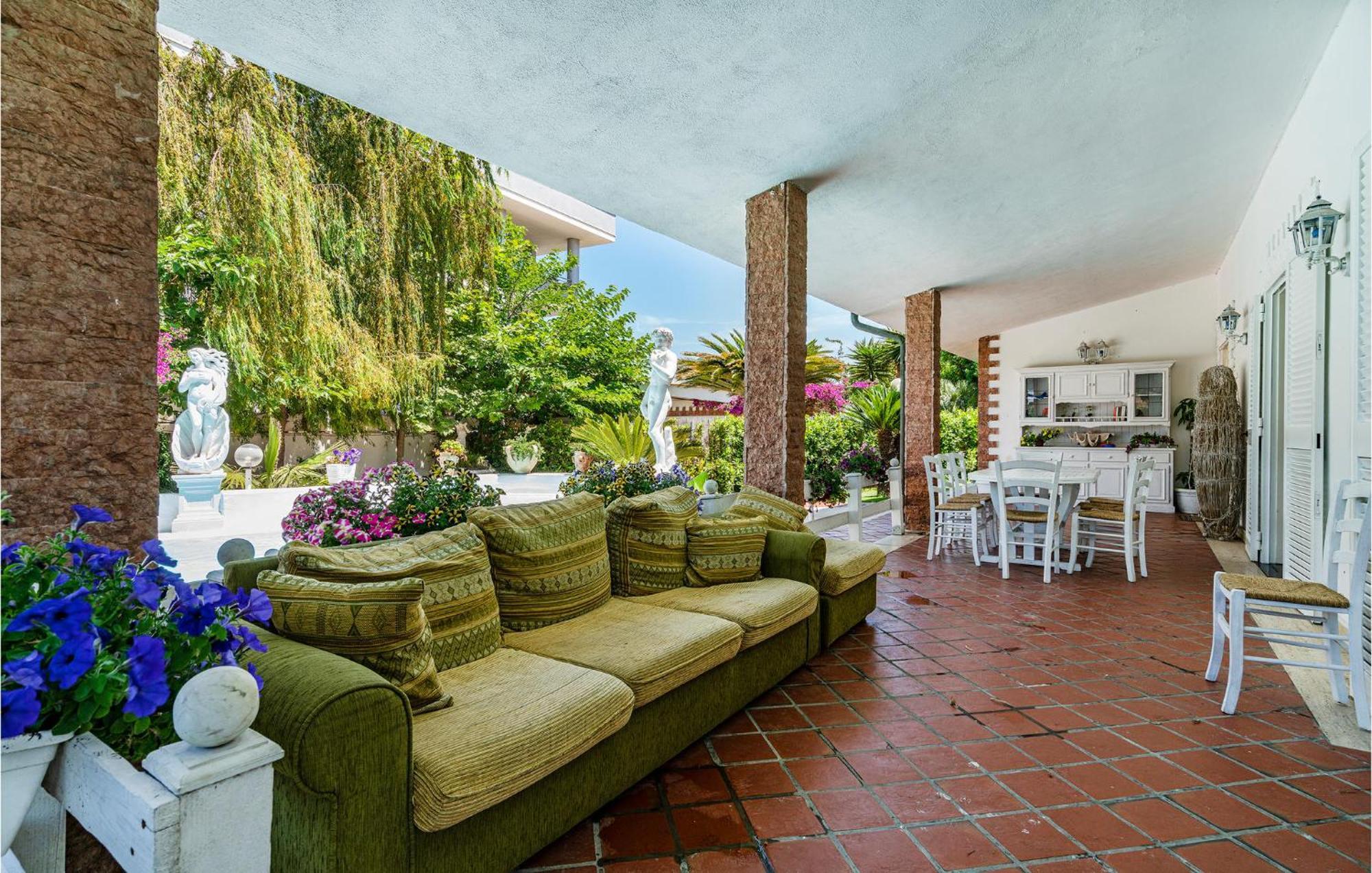 Beautiful Home In Fiumicino With Wifi Zewnętrze zdjęcie